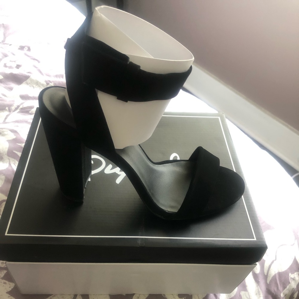 NIB Qupid Heeled Sandals with Ankle Strap 💕
